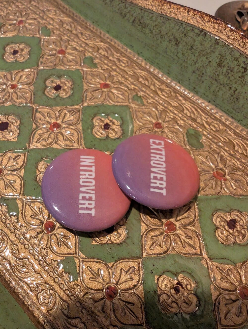 Introvert & Extrovert Gradient Button Pin Set - Purple-Pink